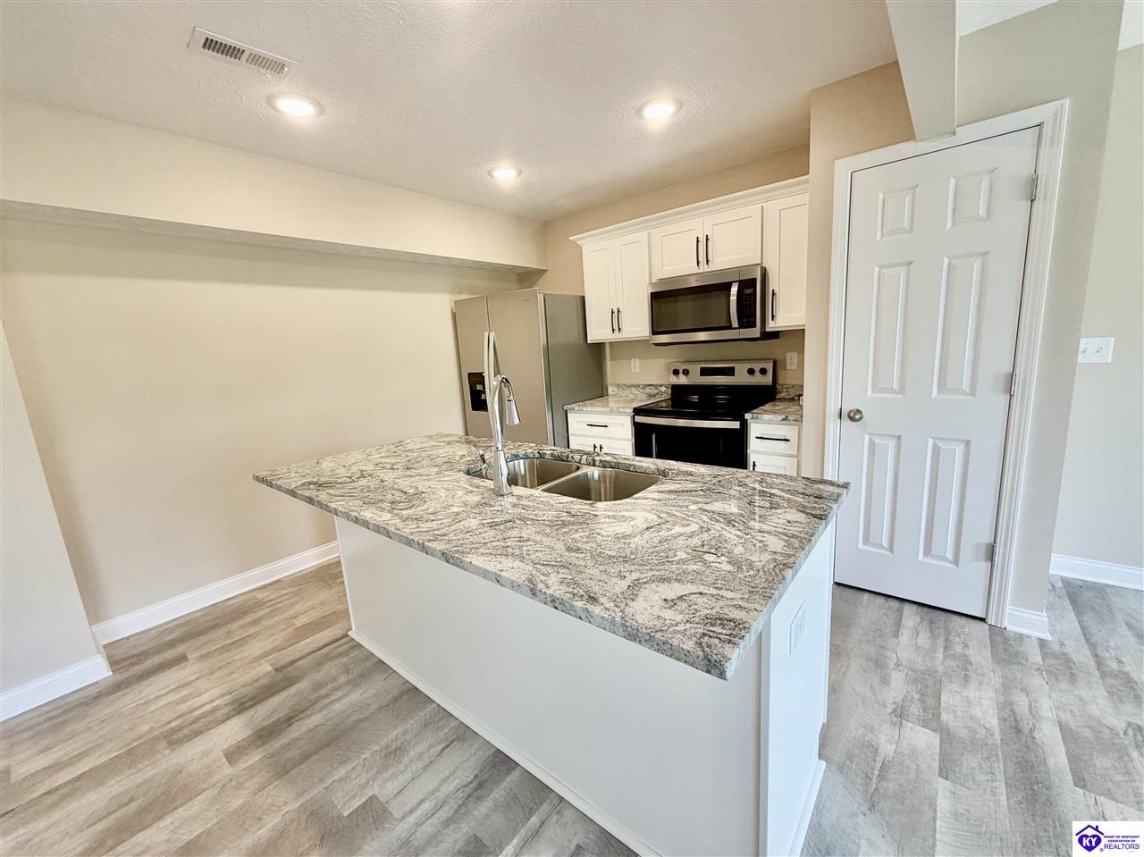 345/347 Breckinridge Circle Vine Grove, KY 40175 #1