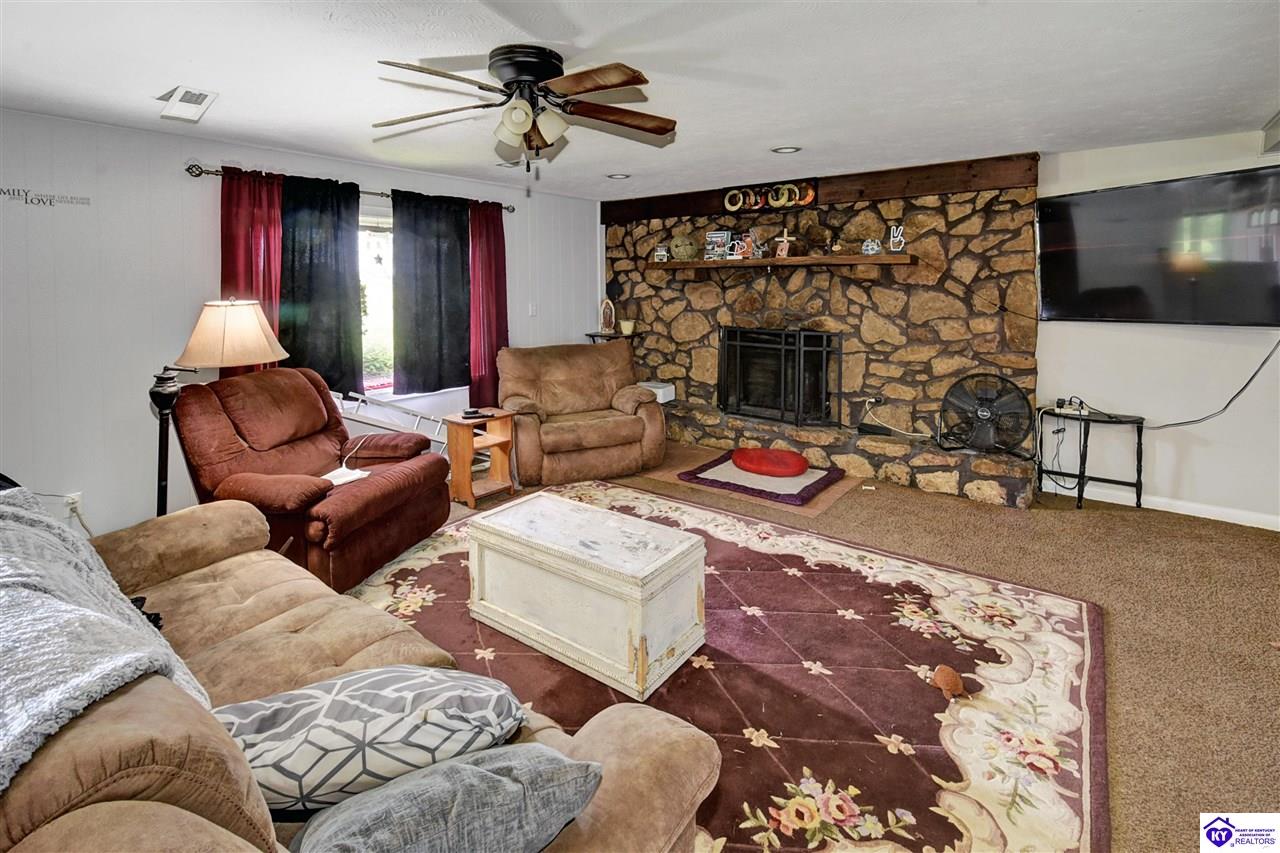 930 Fort Avenue Vine Grove, KY 40175 #1