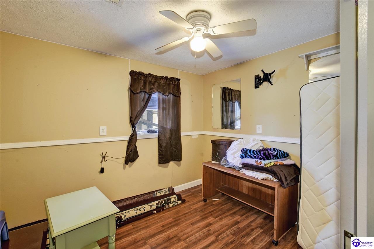 930 Fort Avenue Vine Grove, KY 40175 #3