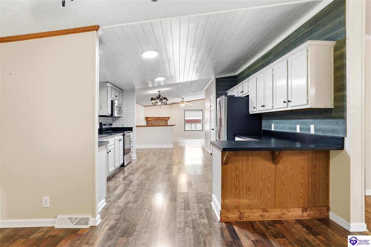 1761 Wonderland Road Upton, KY 42784 #4