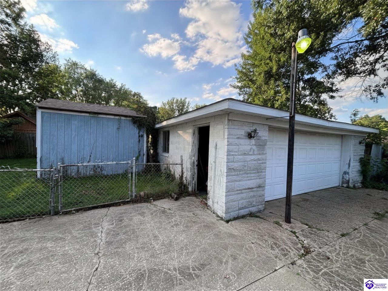 9022 Wanlou Drive Louisville, KY 40272 #1