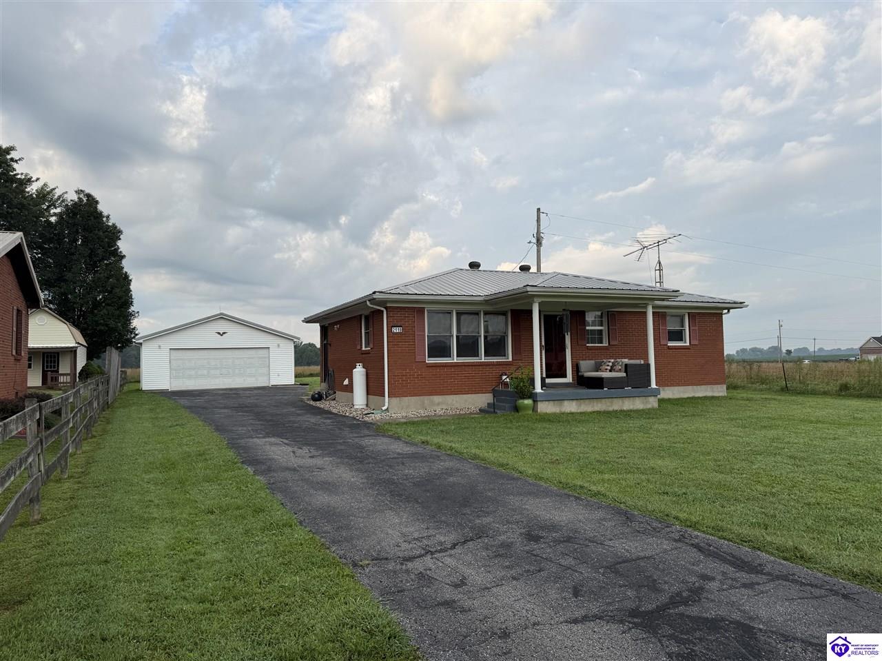 2119 St Paul RoadLeitchfield,&nbsp;KY&nbsp;42754