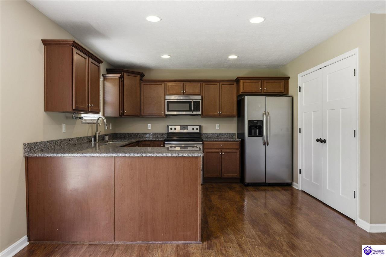 176 Graceland Trail Elizabethtown, KY 42701 #4
