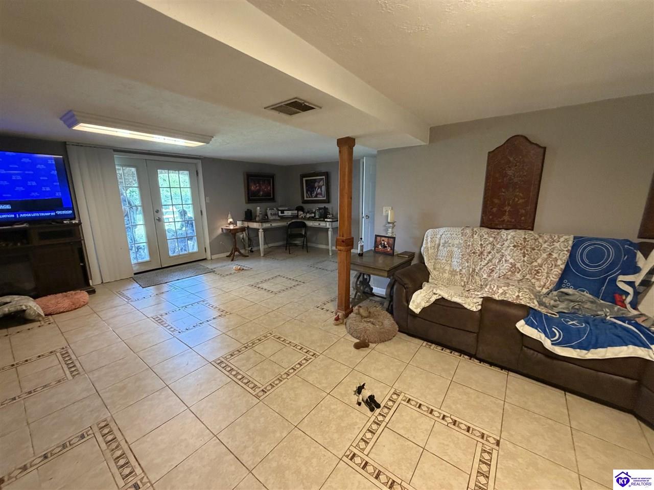 160 Carter Drive Vine Grove, KY 40175 #2