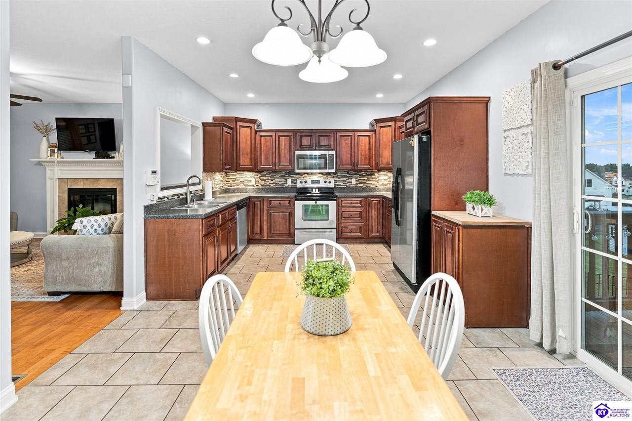 2535 Kensington Way Elizabethtown, KY 42701 #2