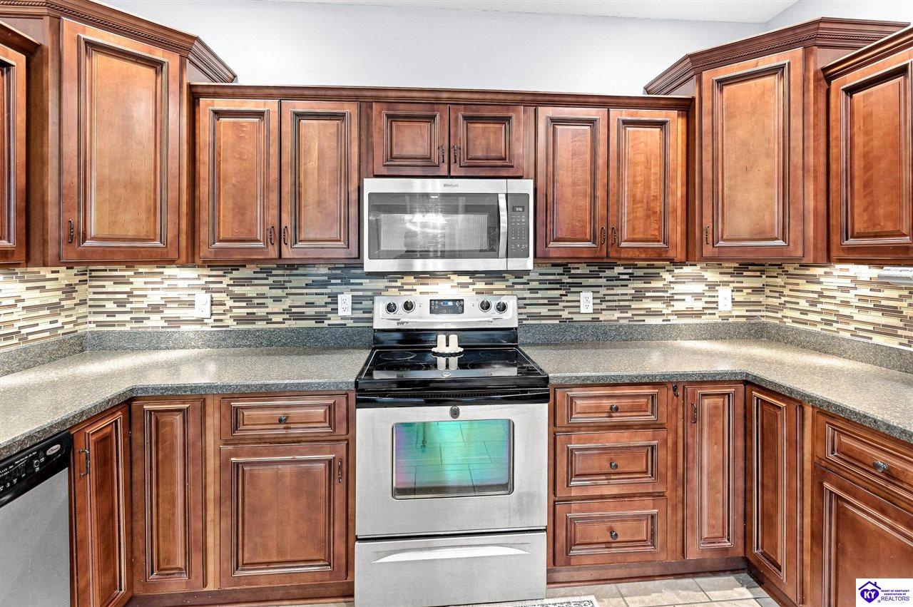 2535 Kensington Way Elizabethtown, KY 42701 #3