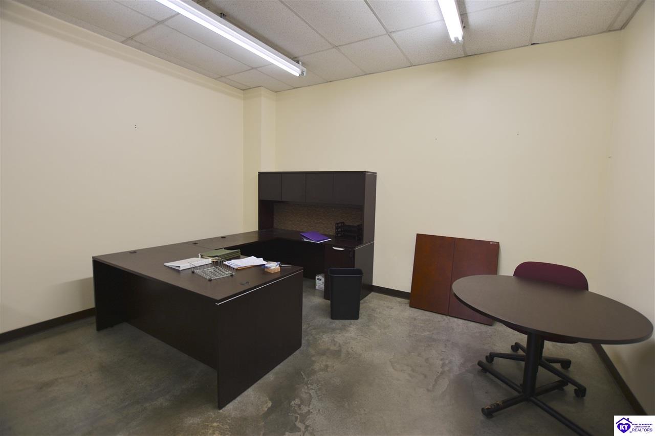 6270 N Dixie Highway Elizabethtown, KY 42701 #4
