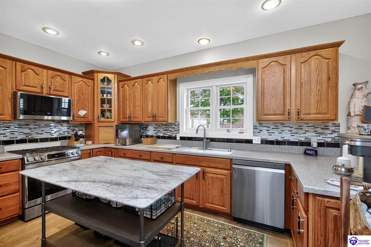 230 Rosewood Drive Lebanon, KY 40033 #2