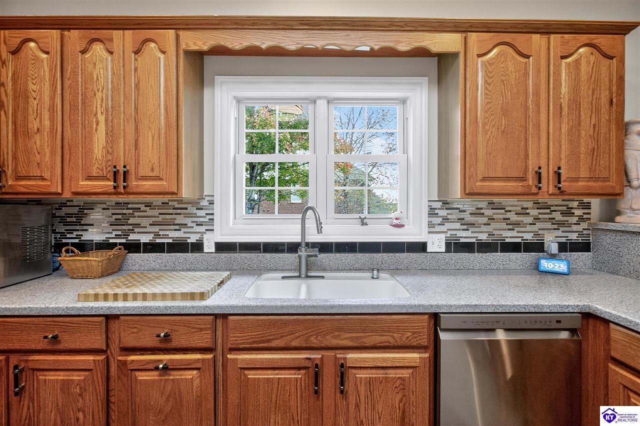 230 Rosewood Drive Lebanon, KY 40033 #3