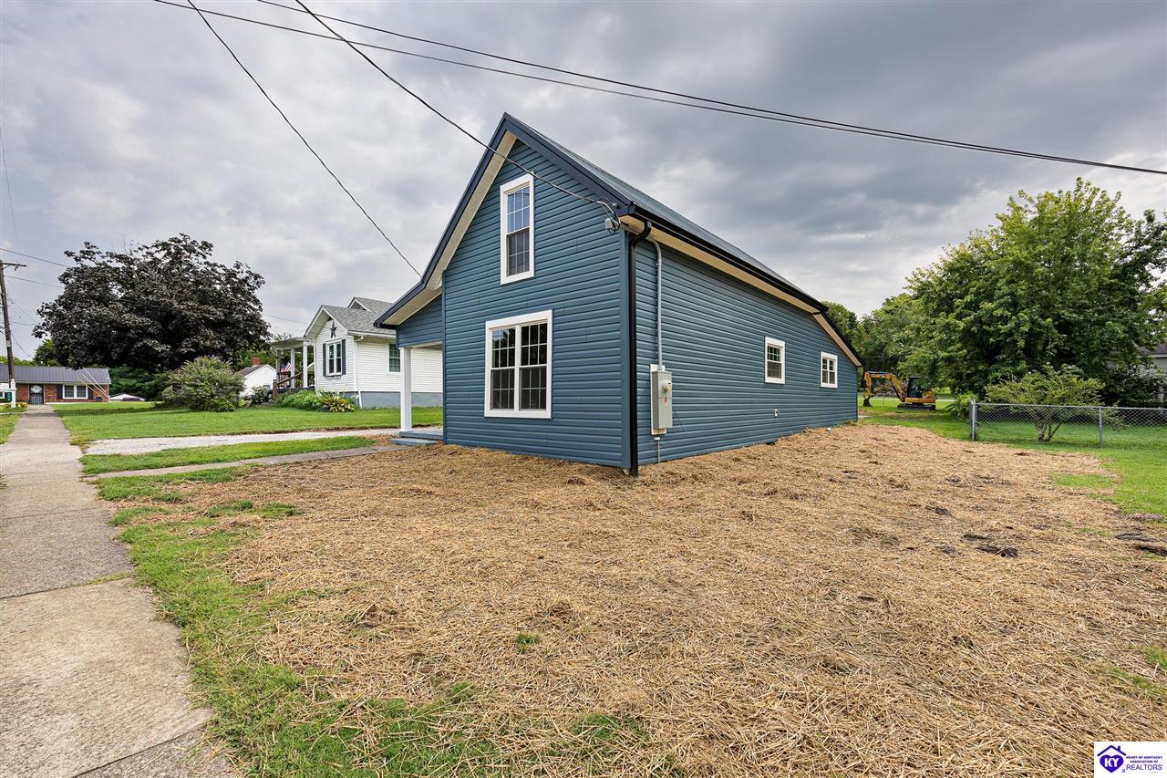 392 N First Street New Haven, KY 40051 #1