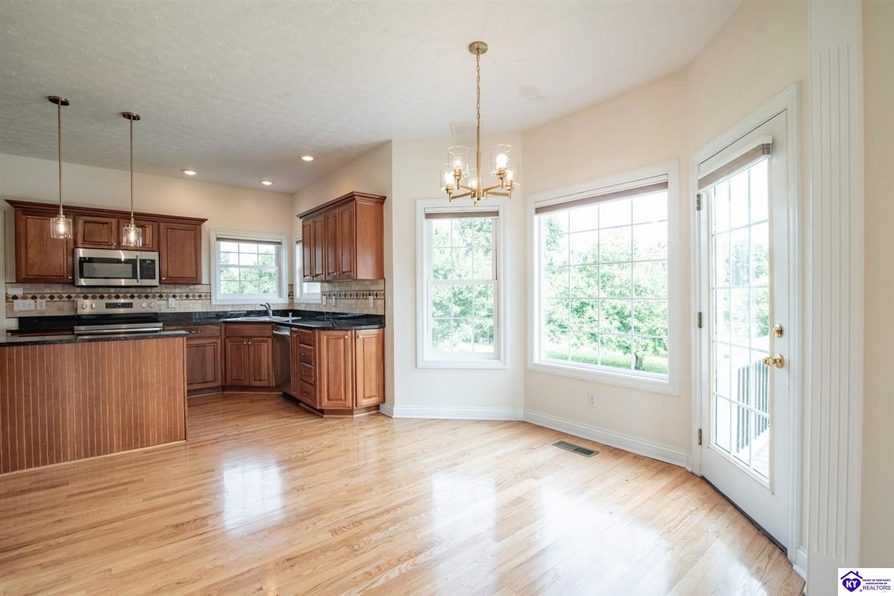 427 Deer Run Way Elizabethtown, KY 42701 #3
