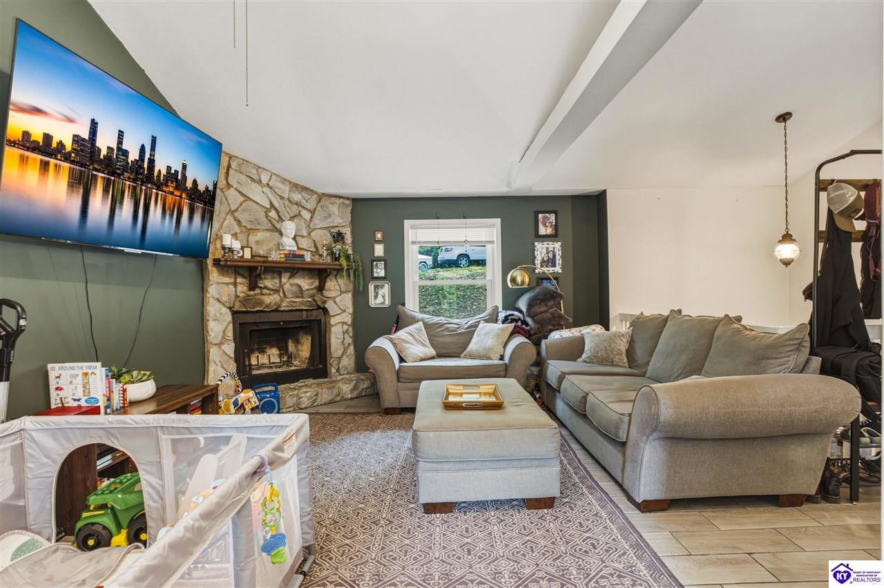 957 Wildflower Ridge Road Brandenburg, KY 40108 #3