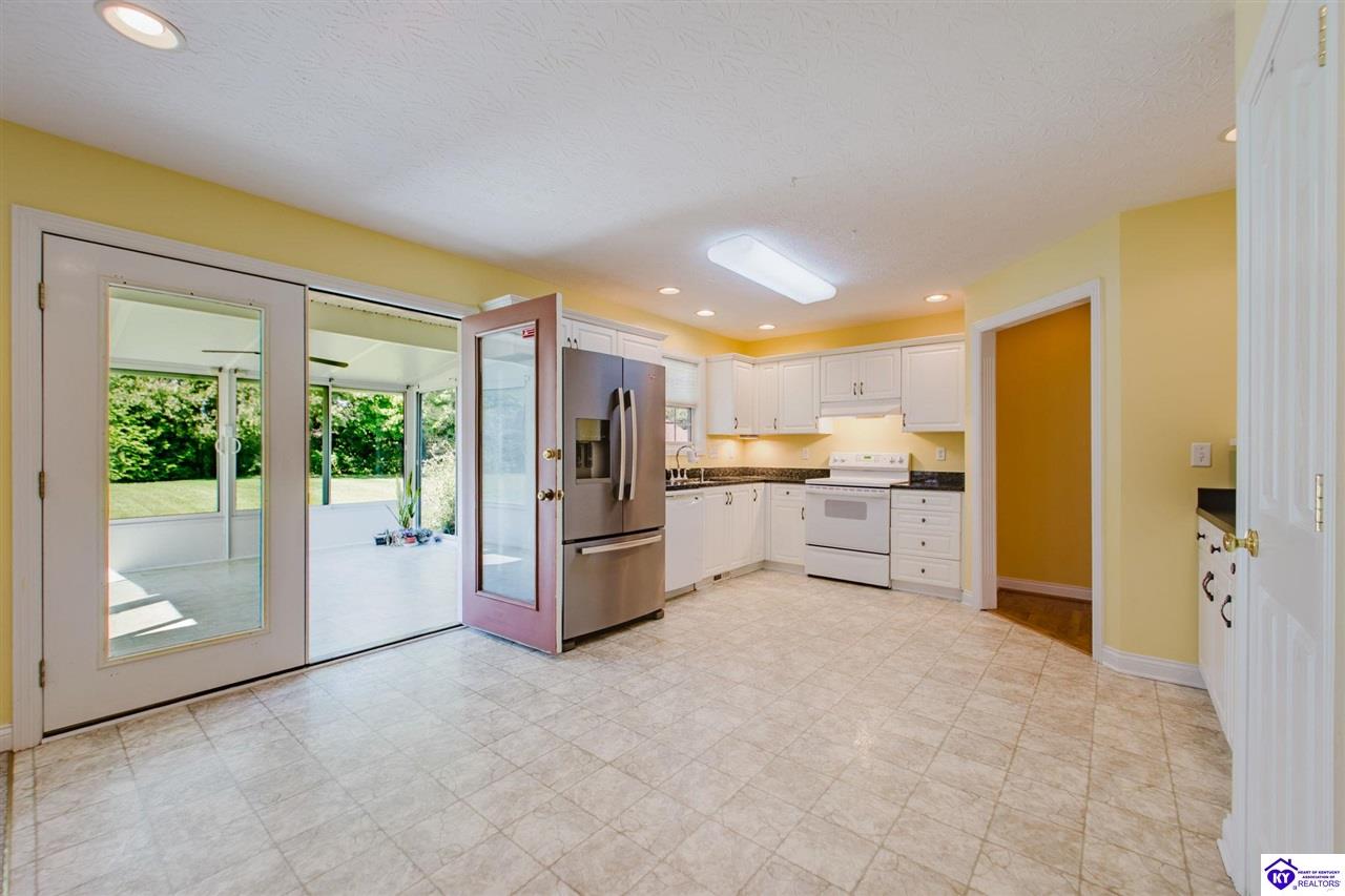 419 Deer Lake Road Elizabethtown, KY 42701 #4