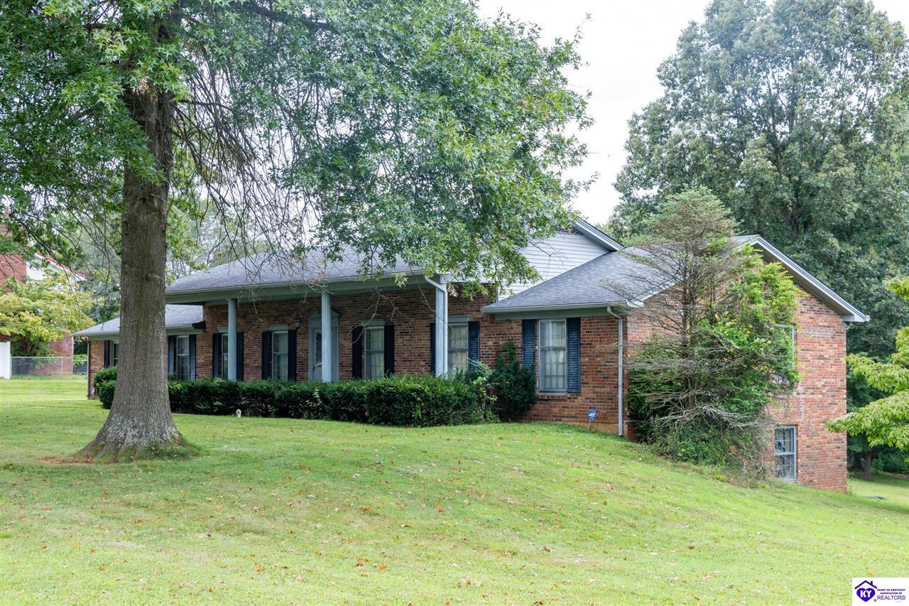 202 S Hillcrest DriveVine Grove,&nbsp;KY&nbsp;40175