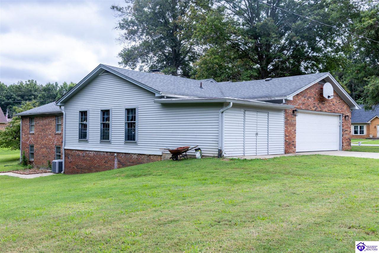202 S Hillcrest Drive Vine Grove, KY 40175 #3