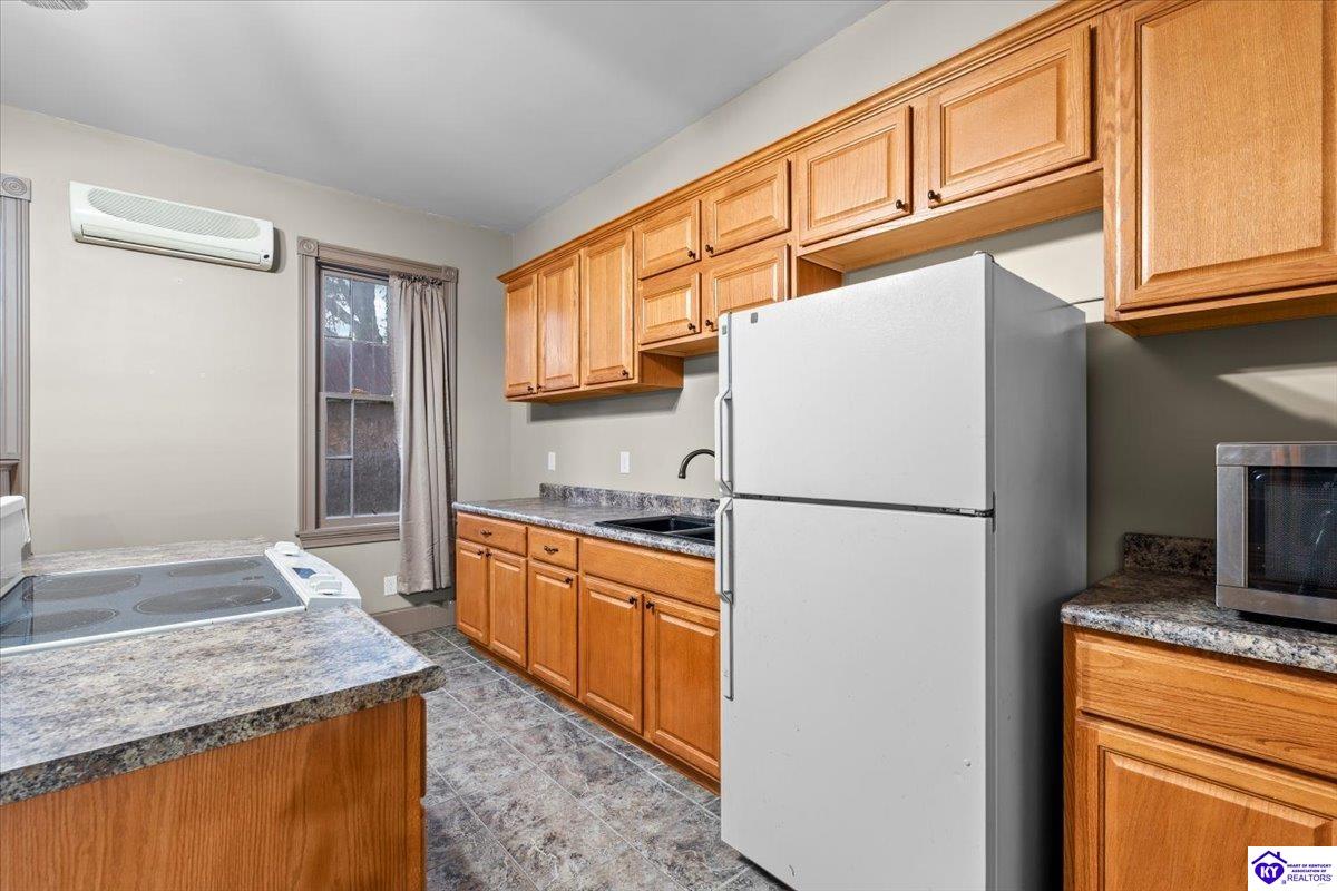 214 N Walnut Street Upton, KY 42784 #2