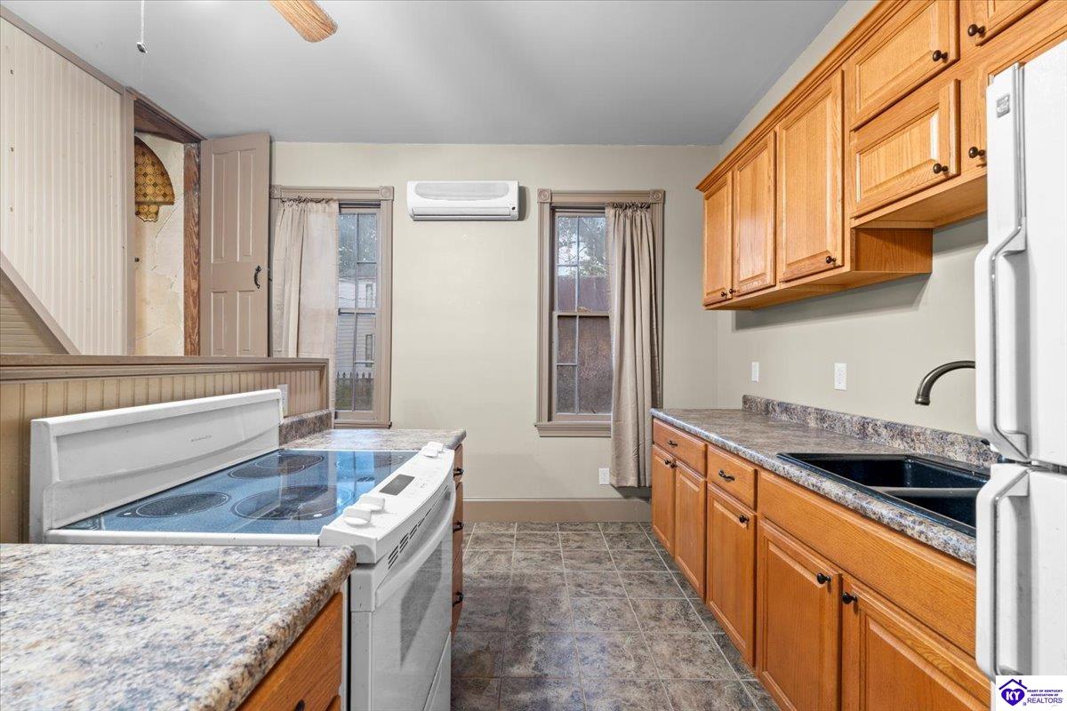 214 N Walnut Street Upton, KY 42784 #4