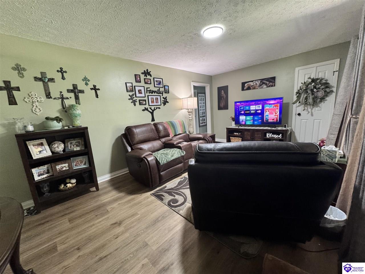 206 Valley Terrace Irvington, KY 40146 #1