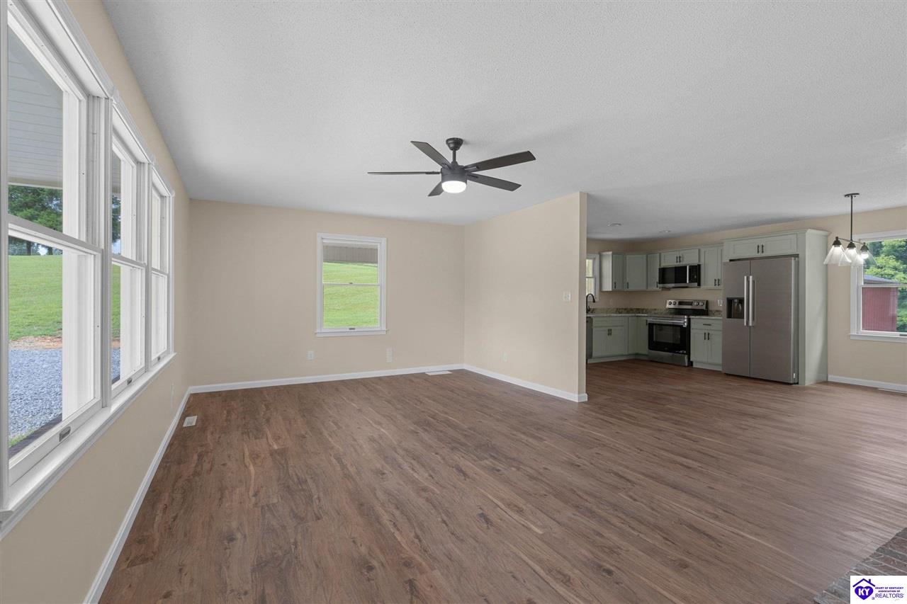 3884 Rineyville Road Elizabethtown, KY 42701 #4