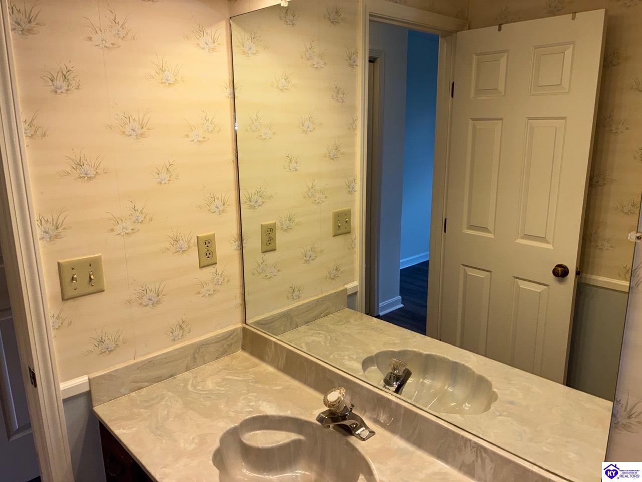 109A Mt Vernon Court Elizabethtown, KY 42701 #3