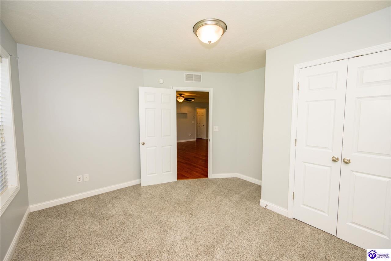 194 Applewood Lane Elizabethtown, KY 42701 #4