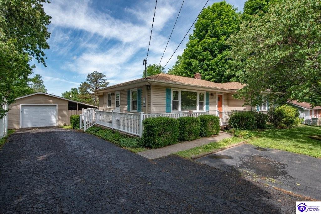 427 S Deepwood Drive Radcliff, KY 40160 #1