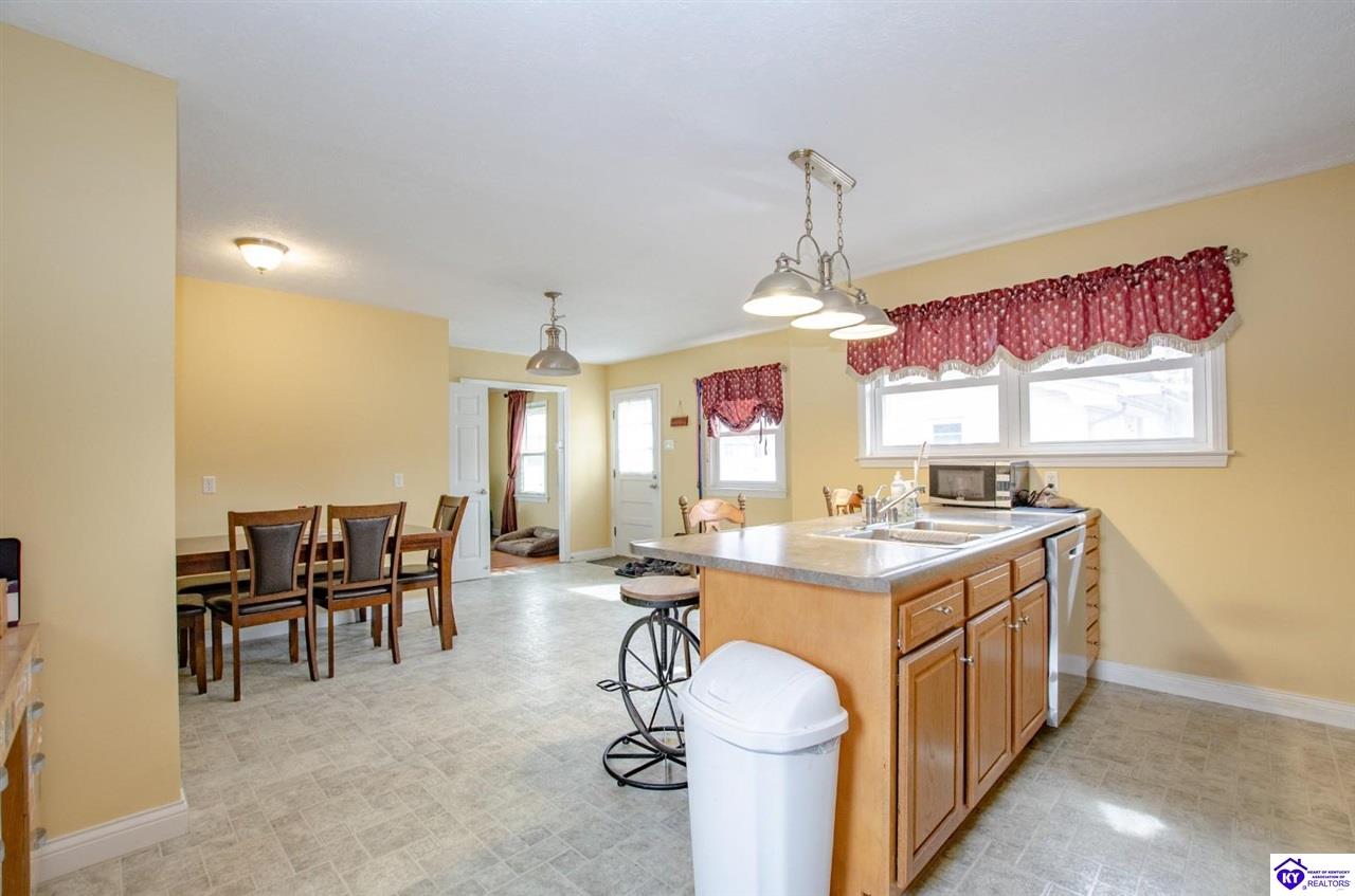 427 S Deepwood Drive Radcliff, KY 40160 #2