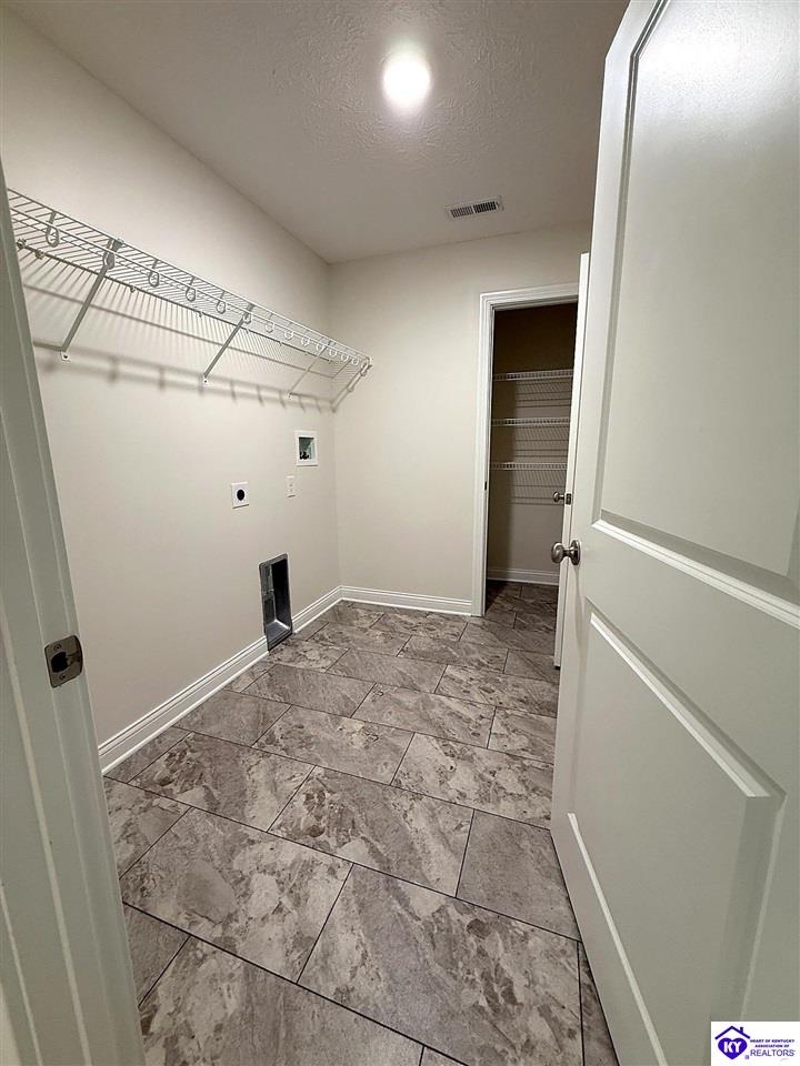 628 Tristan Lane Elizabethtown, KY 42701 #4