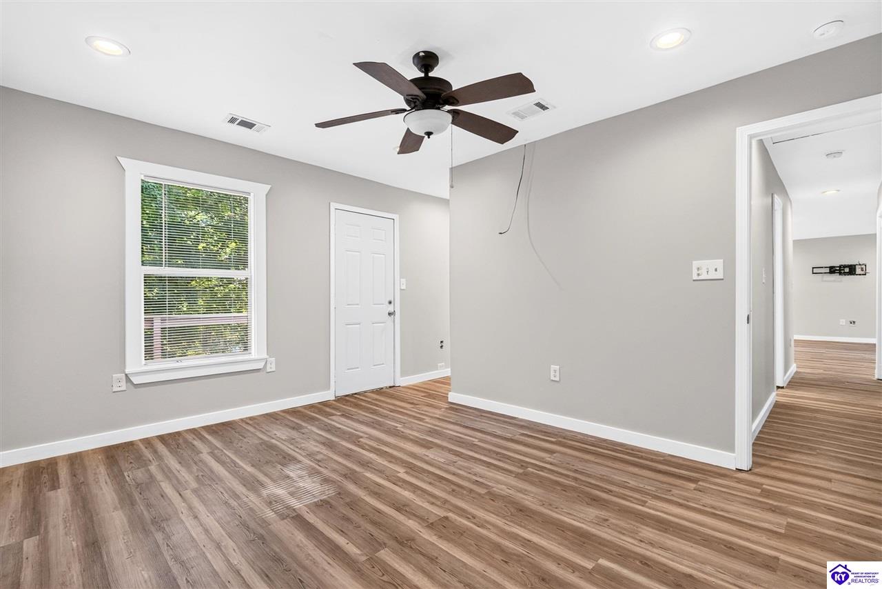 405 Lake Haven Loop McDaniels, KY 40152 #3