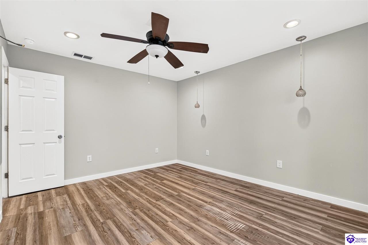 405 Lake Haven Loop McDaniels, KY 40152 #4