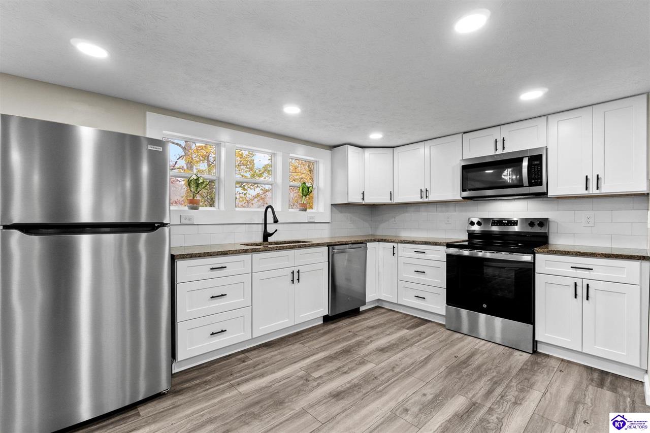 3227 Centerview Rough River Lane Hudson, KY 40145 #1