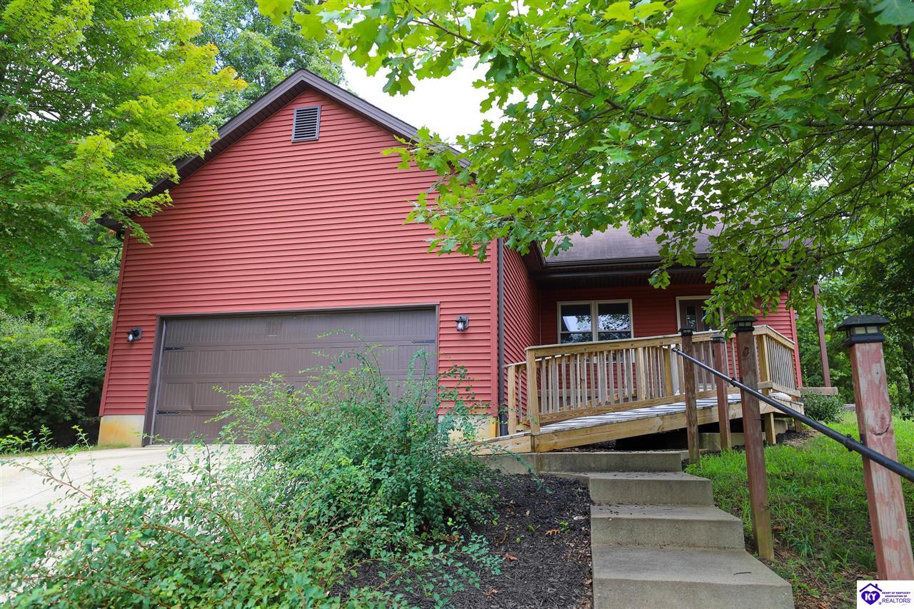 384 Schoolside Drive, Brandenburg