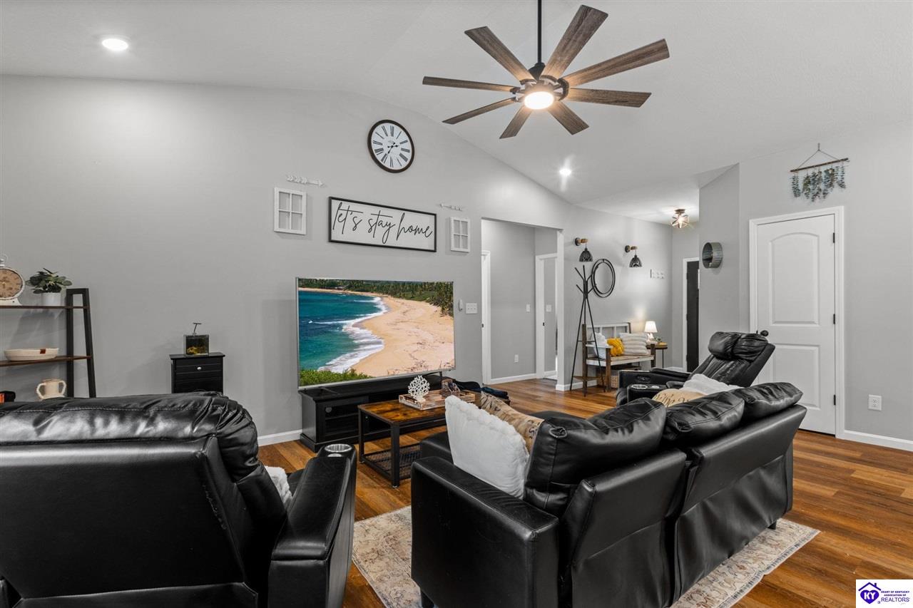 611 Lakeshore Parkway Brandenburg, KY 40108 #2