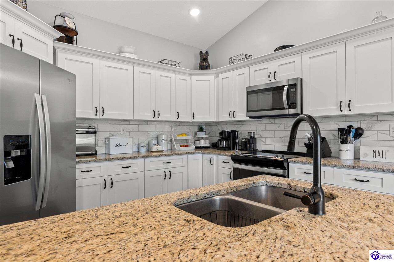 611 Lakeshore Parkway Brandenburg, KY 40108 #4