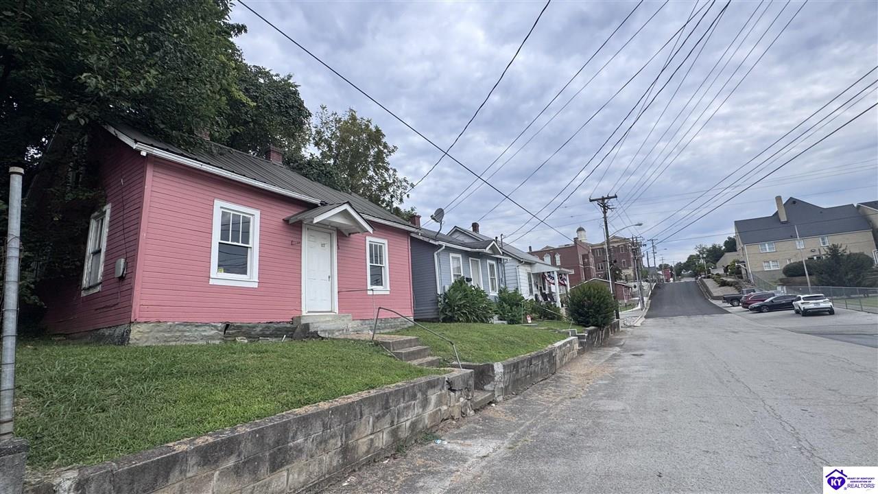 115 S First Street Greensburg, KY 42743 #1