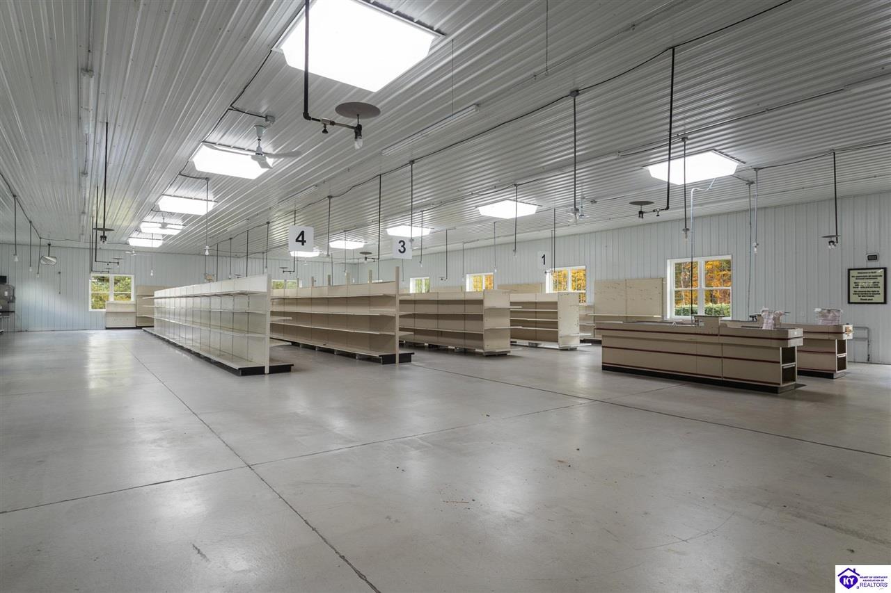 4437 S Dixie Highway Glendale, KY 42740 #2