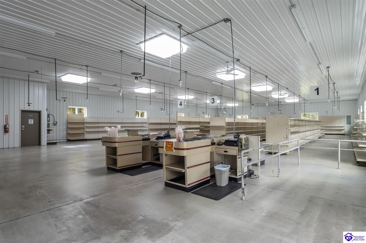 4437 S Dixie Highway Glendale, KY 42740 #4