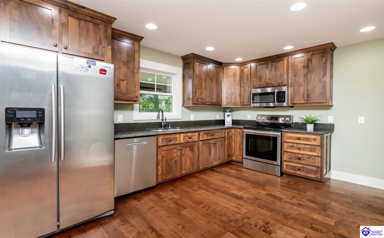 220 Cherry Lane Leitchfield, KY 42754 #3