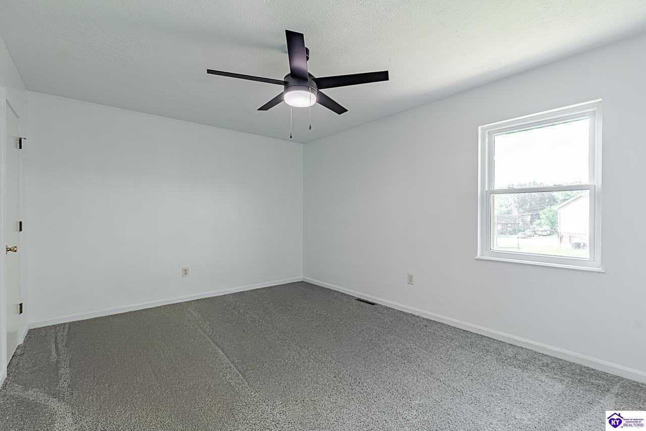 2669 N Lake Road North Radcliff, KY 40160 #2
