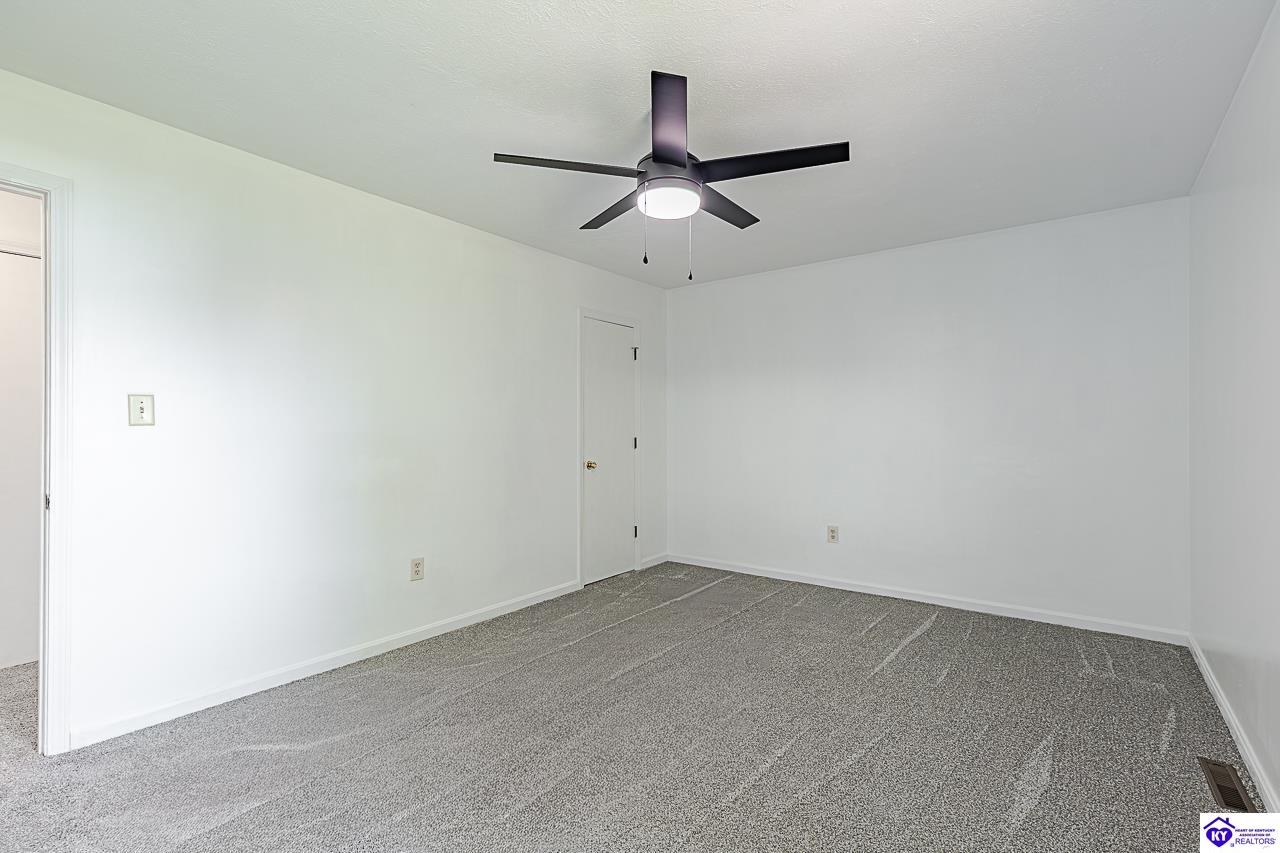 2669 N Lake Road North Radcliff, KY 40160 #3