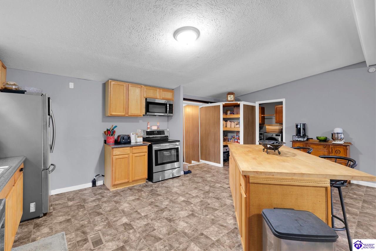 435 Thompson Lane Vine Grove, KY 40175 #4