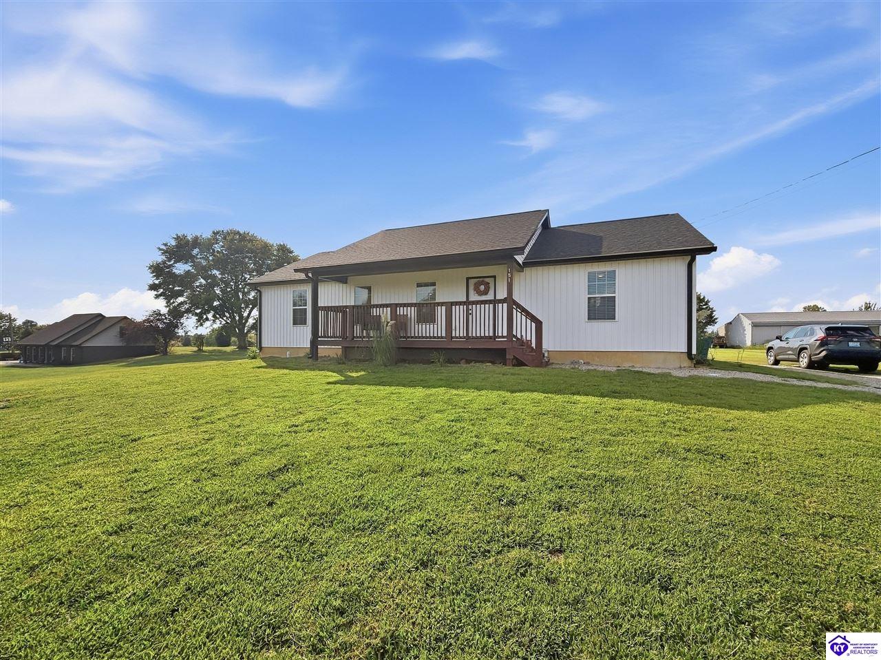 151 Thad Redmon RoadPayneville,&nbsp;KY&nbsp;40157