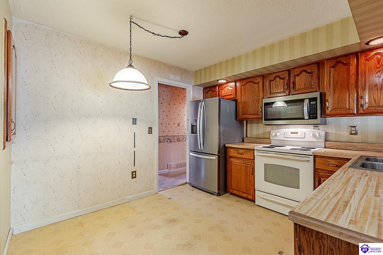 930 Robin Circle Radcliff, KY 40160 #3