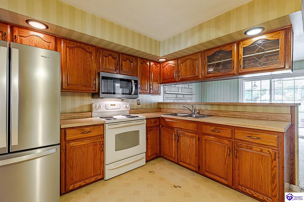 930 Robin Circle Radcliff, KY 40160 #4