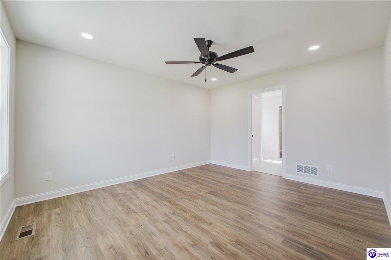 109 Valerie Court Brandenburg, KY 40108 #2