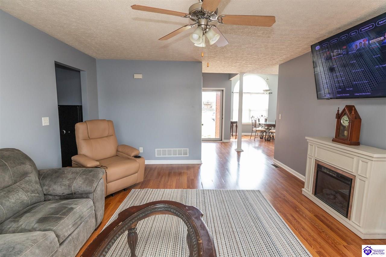 160 Halcomb Court Mount Washington, KY 40047 #3