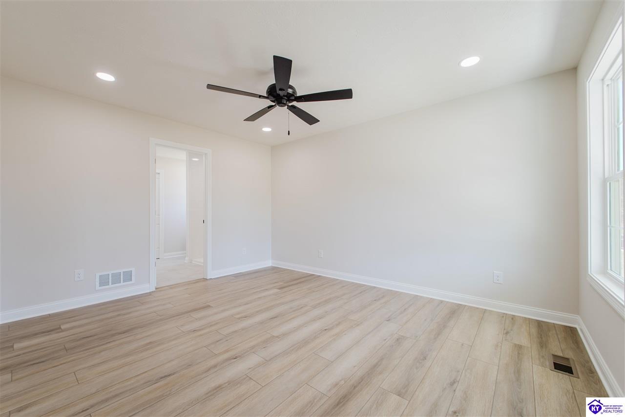 80 Valerie Court Brandenburg, KY 40108 #4