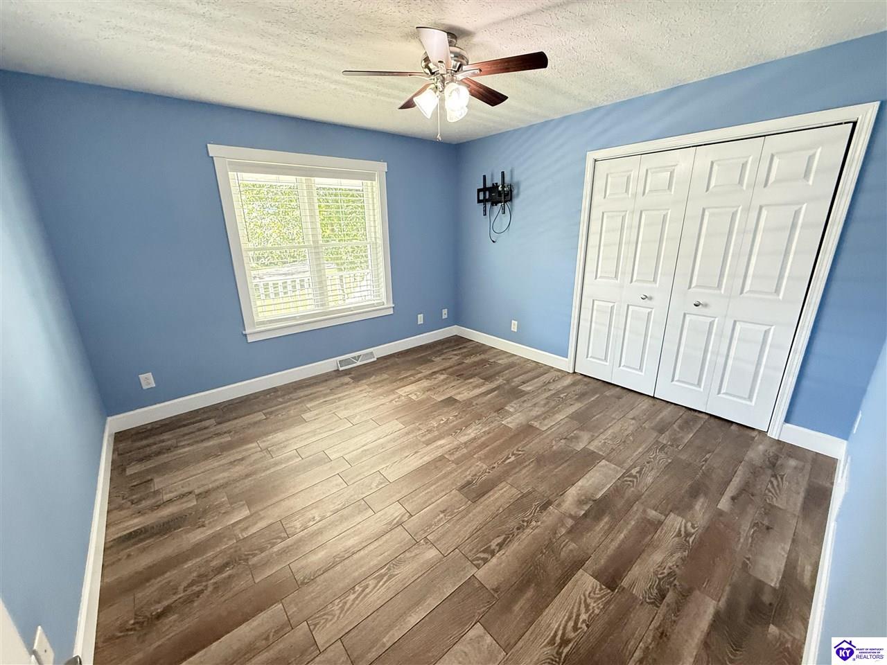 72 Five Oaks Drive Elizabethtown, KY 42701 #3