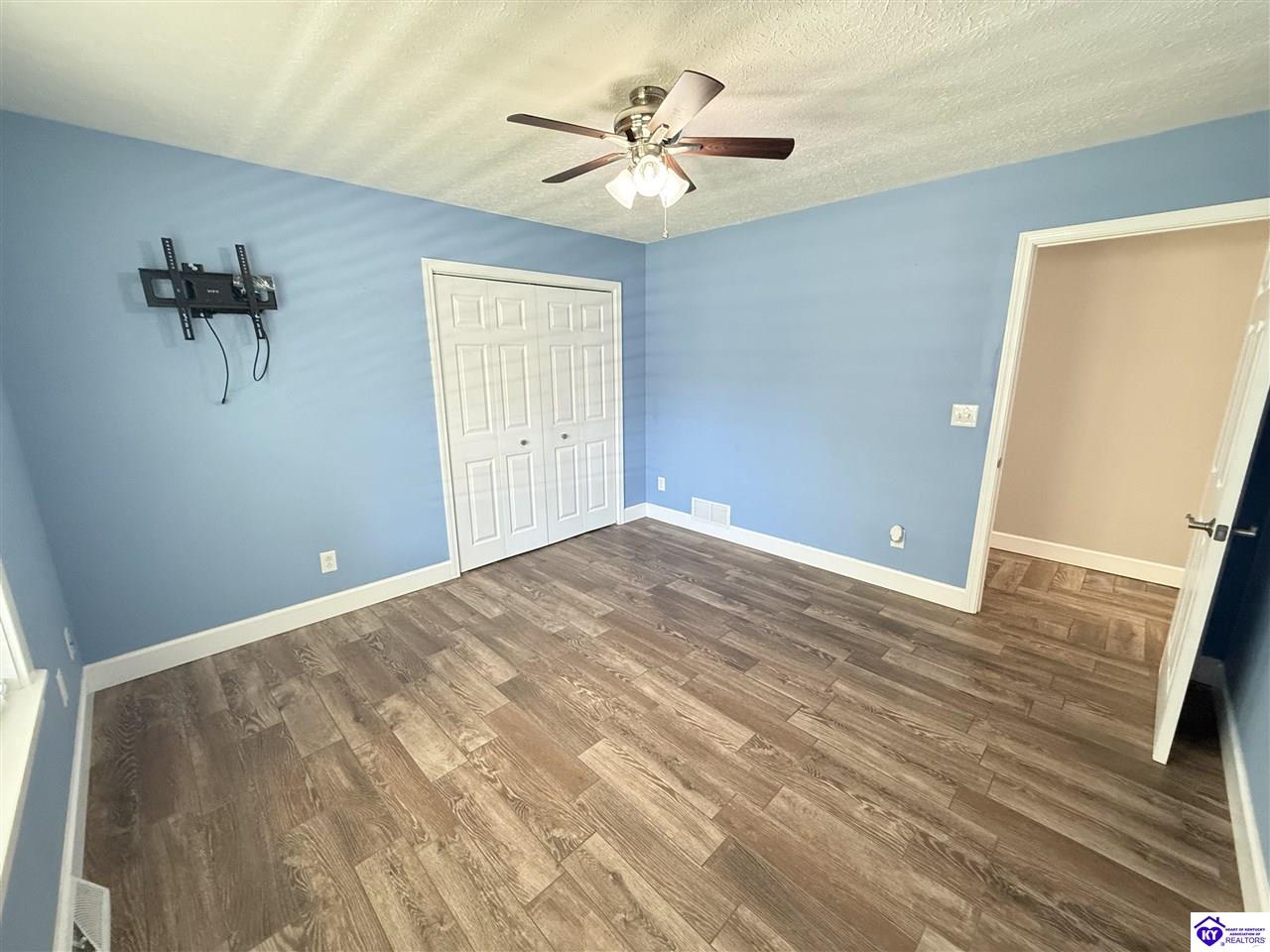 72 Five Oaks Drive Elizabethtown, KY 42701 #4