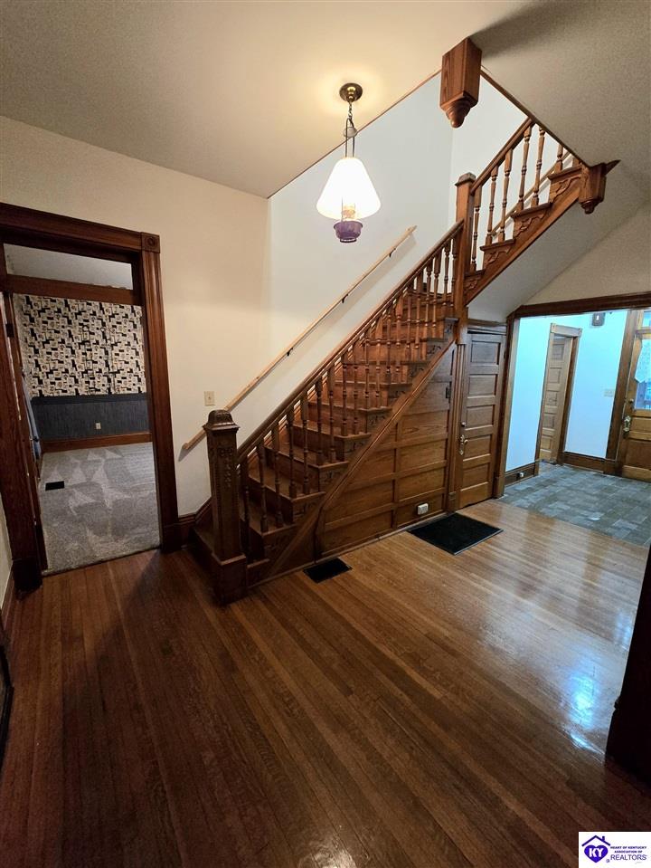 211 E Main Street Hodgenville, KY 42748 #2